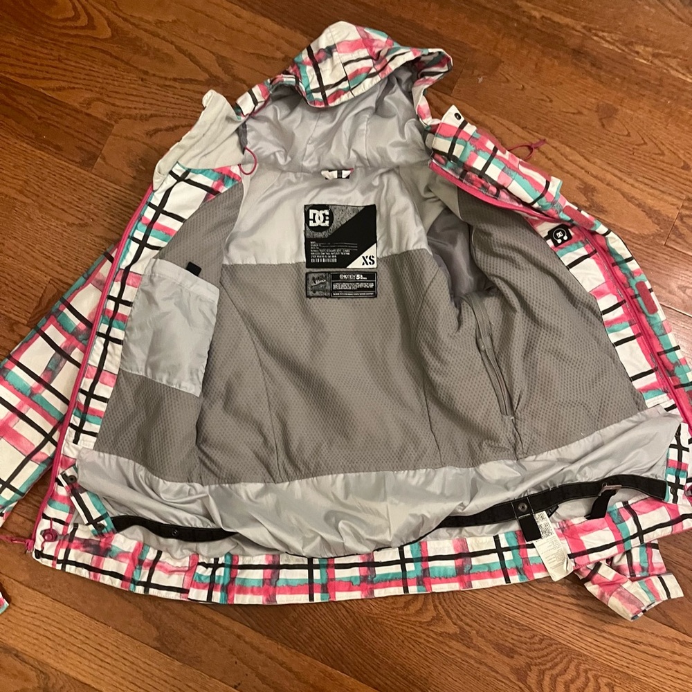 DC snowboard jacket - Picture 2 of 3